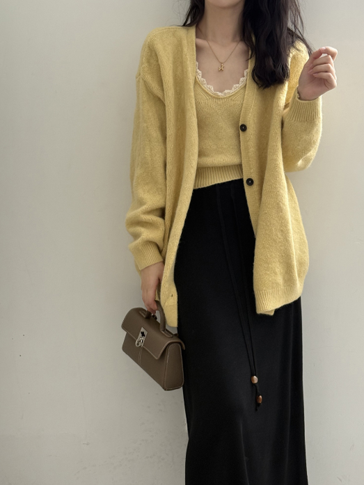 ソフトタッチニットカーデ&レーストリムキャミトップセット