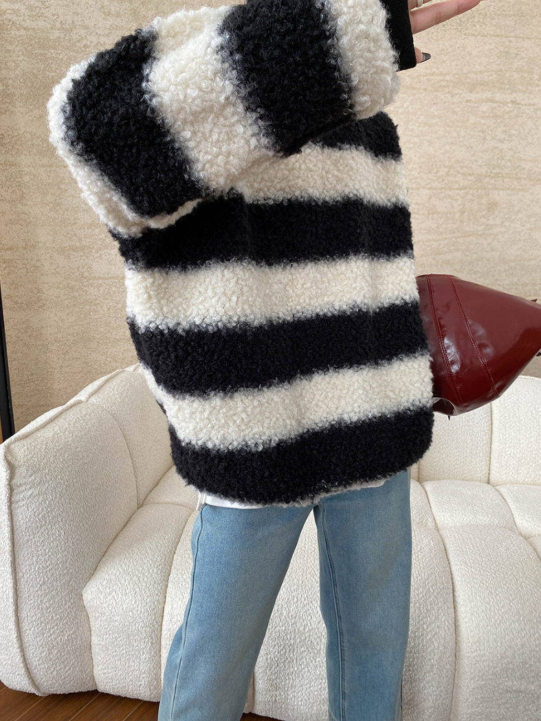 【11/28(金)PM12:00~販売START】ボアストライプモコモコオーバートップス