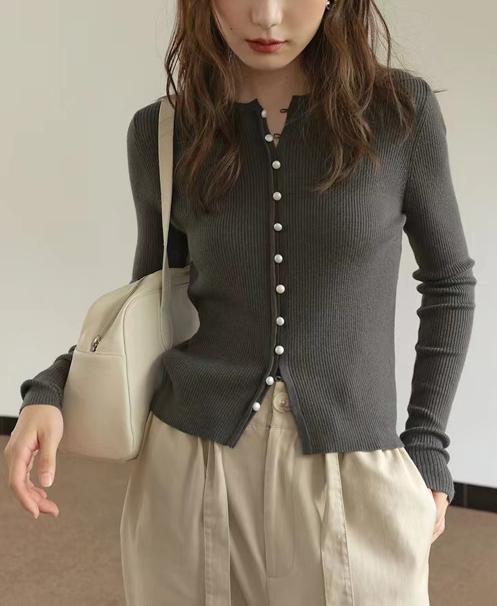 パールボタンリブニットカーデトップス