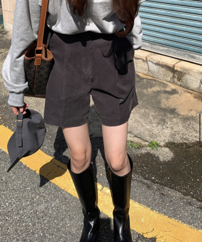 コーデュロイハイウエストタックショートパンツ