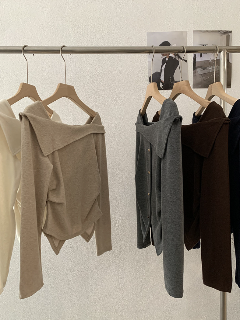 アシメオフショルボタンニットトップス