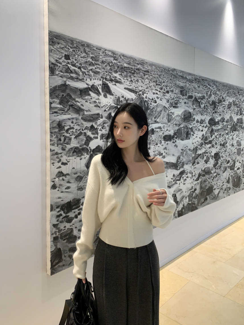 Set fair対象 | 27日(金)0:00~【即納】クロスストラップオフショルニットトップ