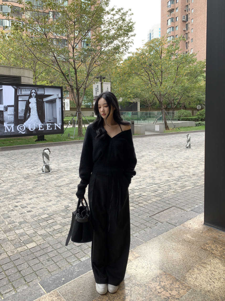 Set fair対象 | 27日(金)0:00~【即納】クロスストラップオフショルニットトップ