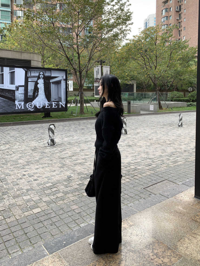 【即納】クロスストラップオフショルニットトップ