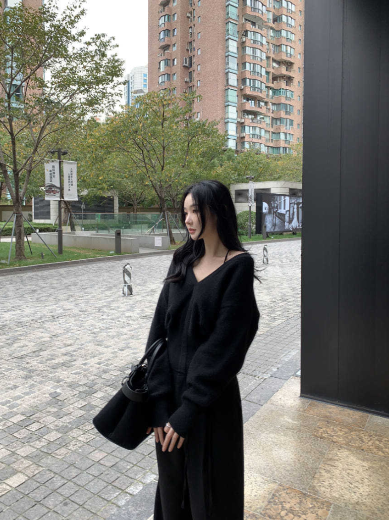 Set fair対象 | 27日(金)0:00~【即納】クロスストラップオフショルニットトップ