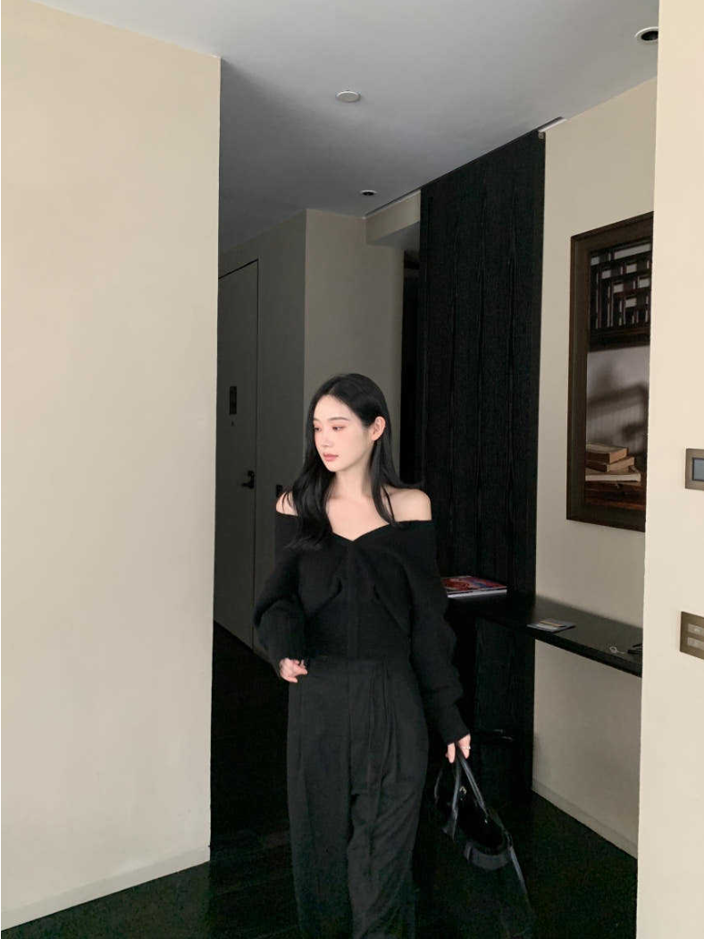 Set fair対象 | 27日(金)0:00~【即納】クロスストラップオフショルニットトップ