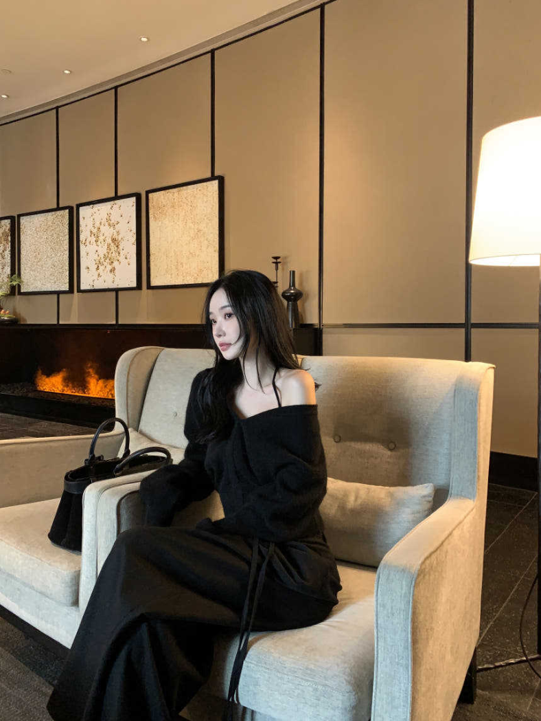 【即納】クロスストラップオフショルニットトップ