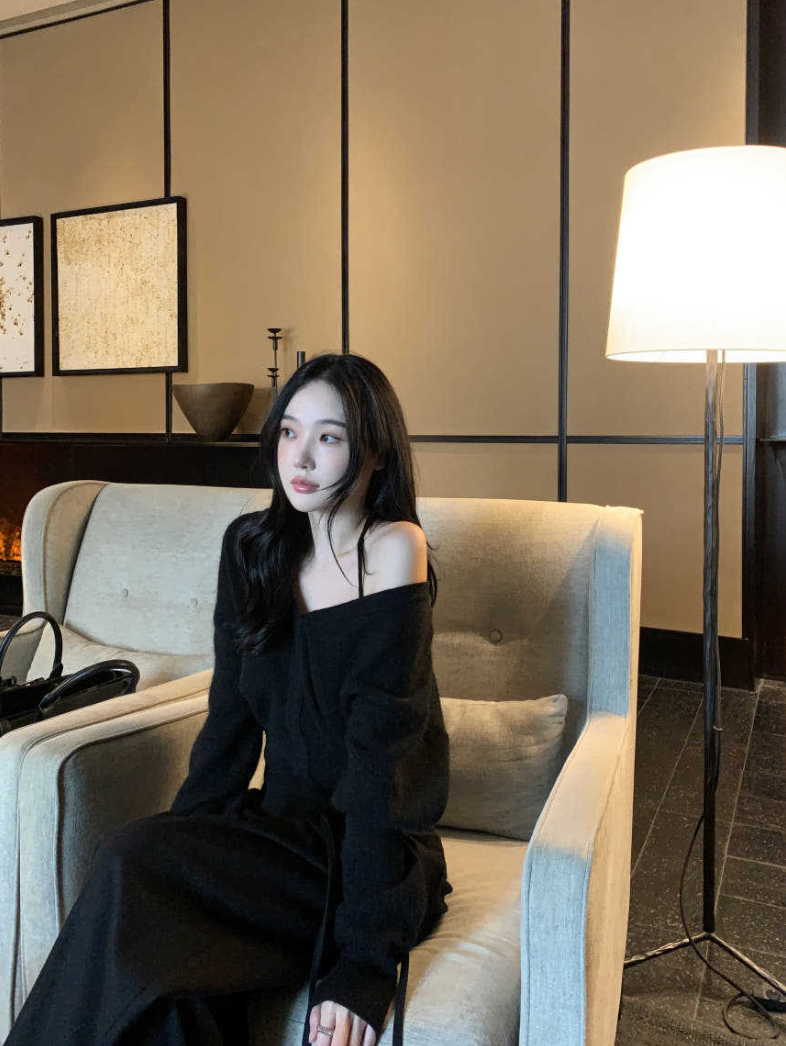 【即納】クロスストラップオフショルニットトップ