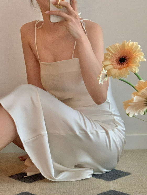 即納【新作 3/13(金)PM12:00~販売START】リボンサテンキャミワンピース