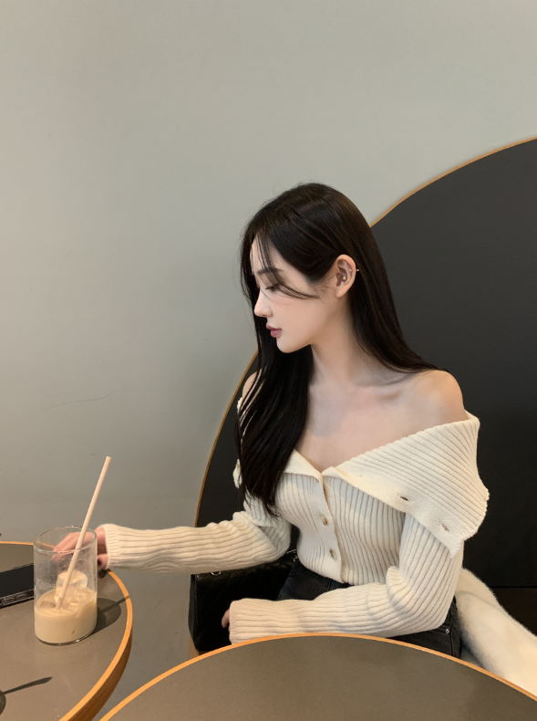 即納【新作 3/13(金)PM12:00~販売START】ボタンデザインオフショルダーリブニット