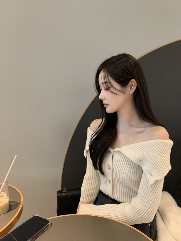 即納【新作 3/13(金)PM12:00~販売START】ボタンデザインオフショルダーリブニット