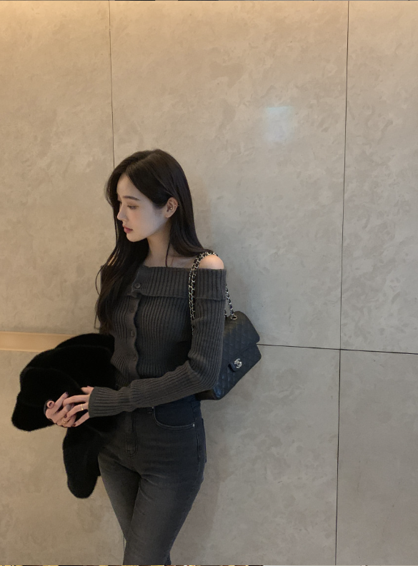 即納【新作 3/13(金)PM12:00~販売START】ボタンデザインオフショルダーリブニット