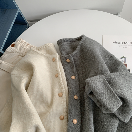 即納【新作 3/13(金)PM12:00~販売START】ゴールドボタンミニマルニットカーディガン