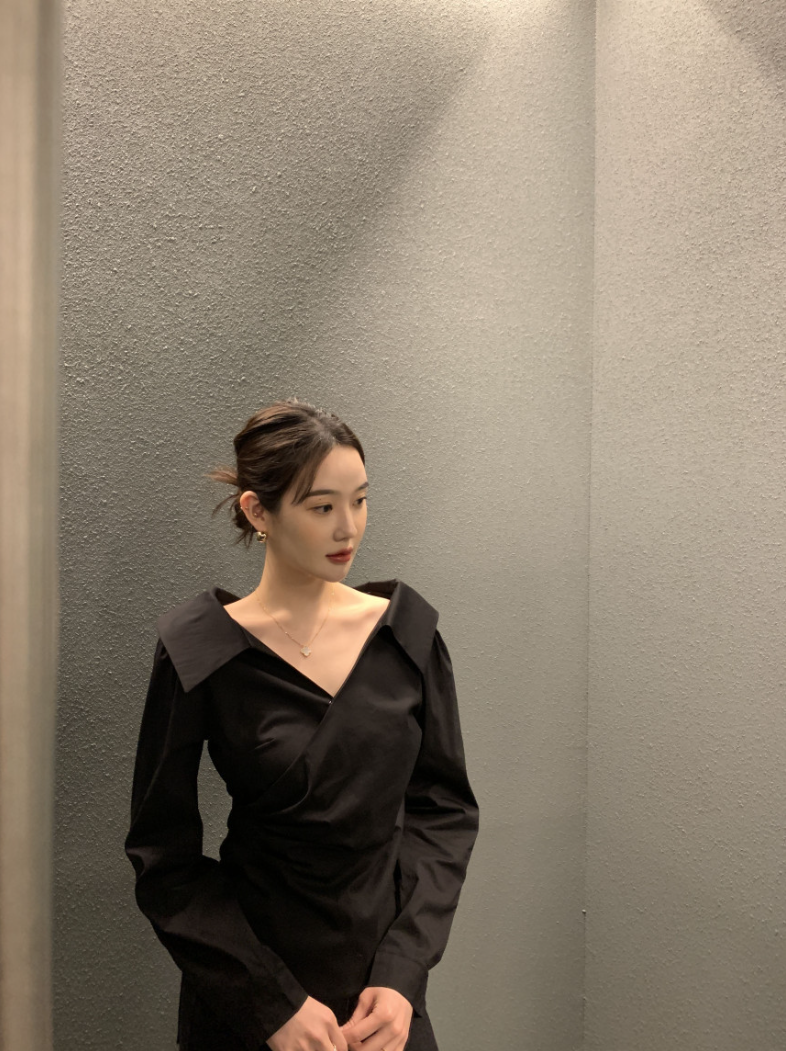 新作【即納】ワイドカラーデザインブラウス