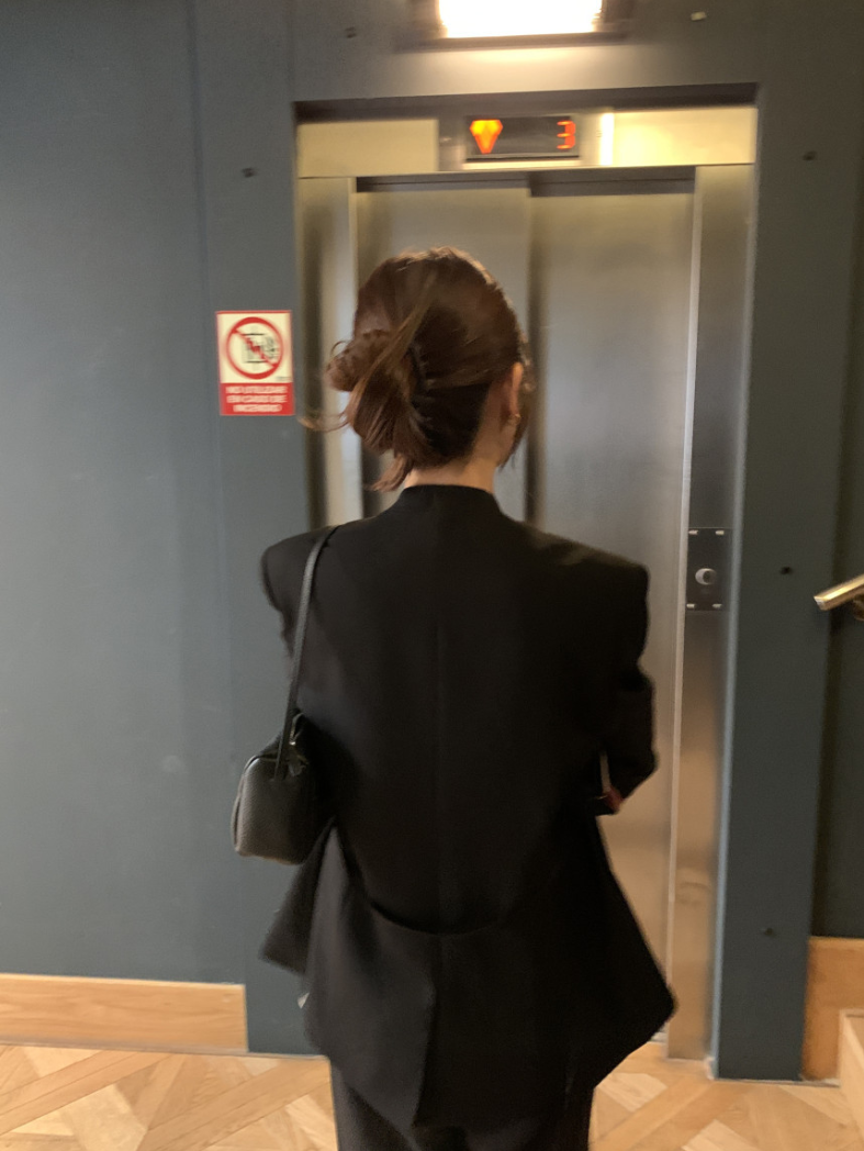 即納【新作 3/27(金)PM12:00~販売START】ミニマルノーカラーテーラードジャケット