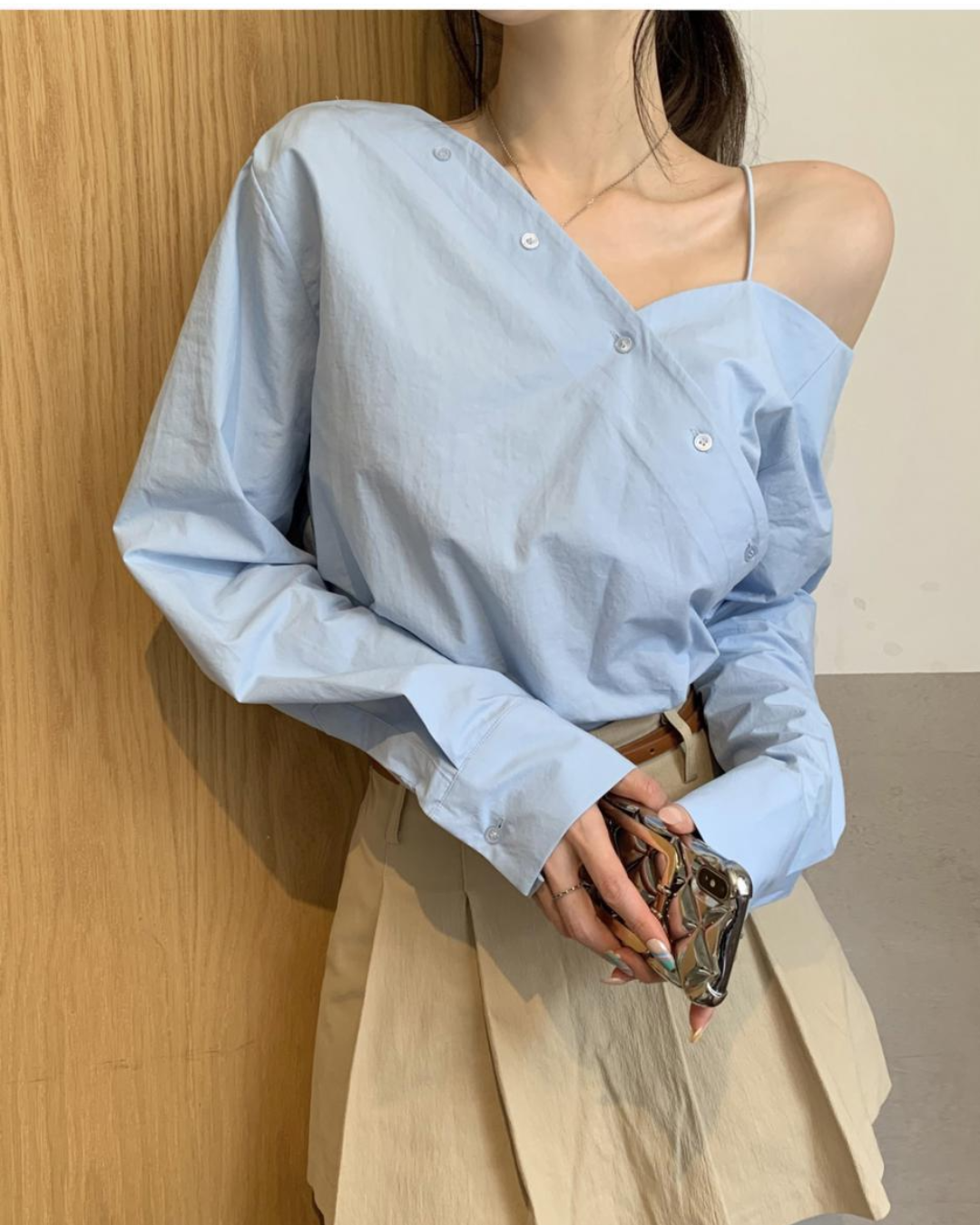 即納【新作 3/13(金)PM12:00~販売START】アシンメトリーカットアウトシャツ