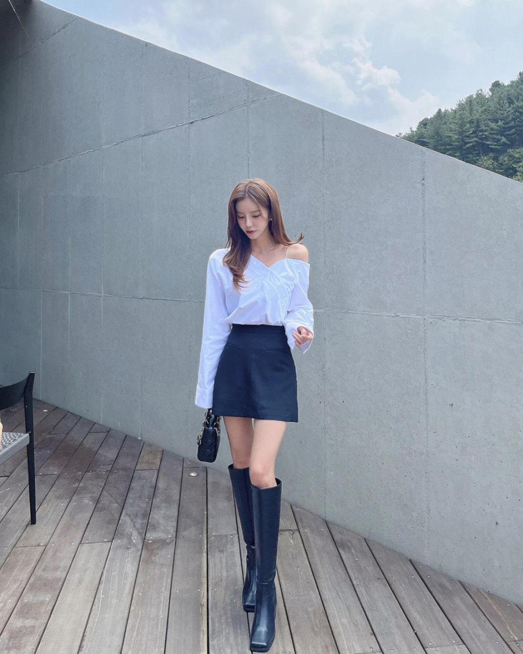 即納【新作 3/13(金)PM12:00~販売START】アシンメトリーカットアウトシャツ