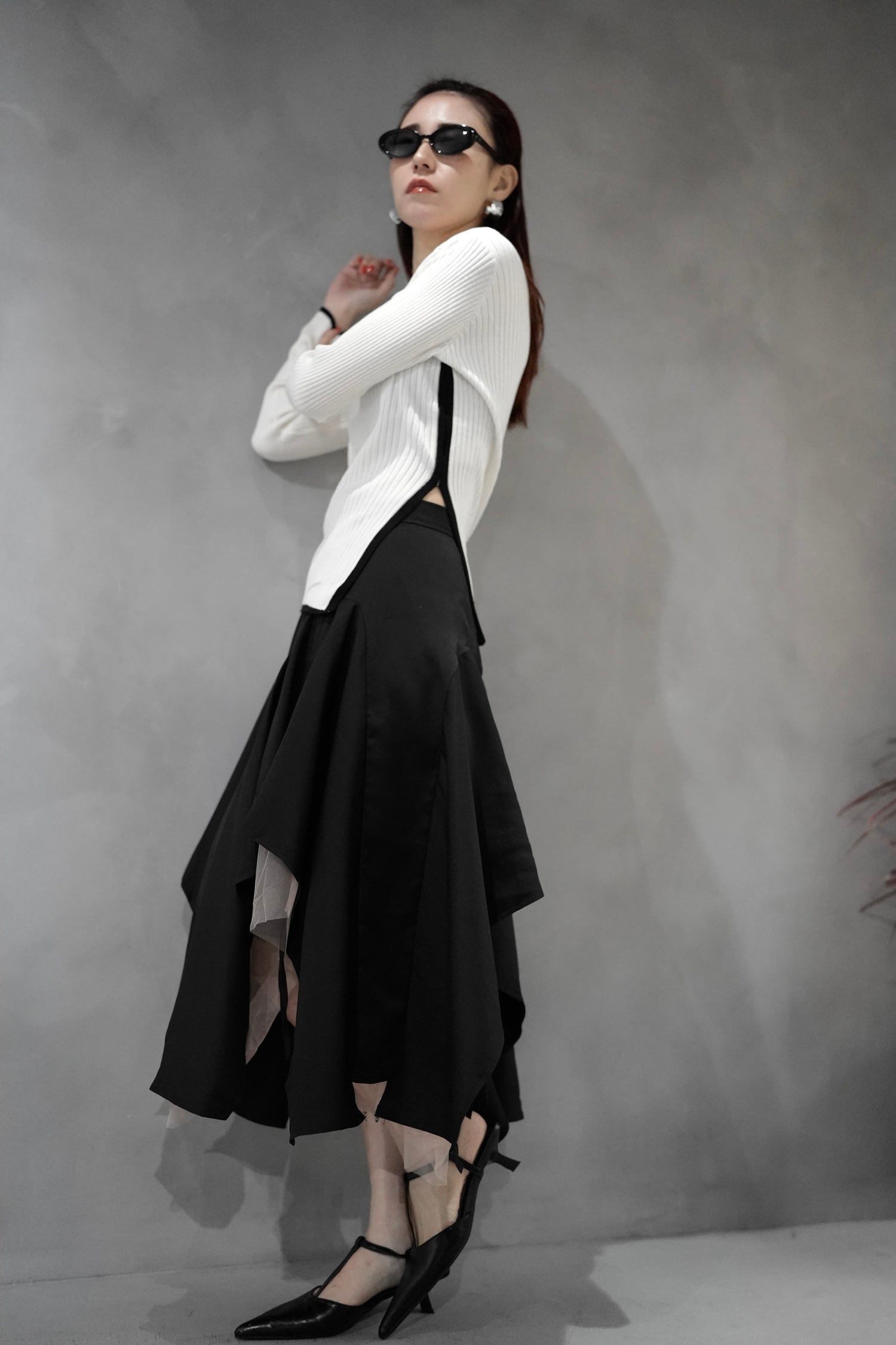 アシンメトリーヘム リブニットトップス