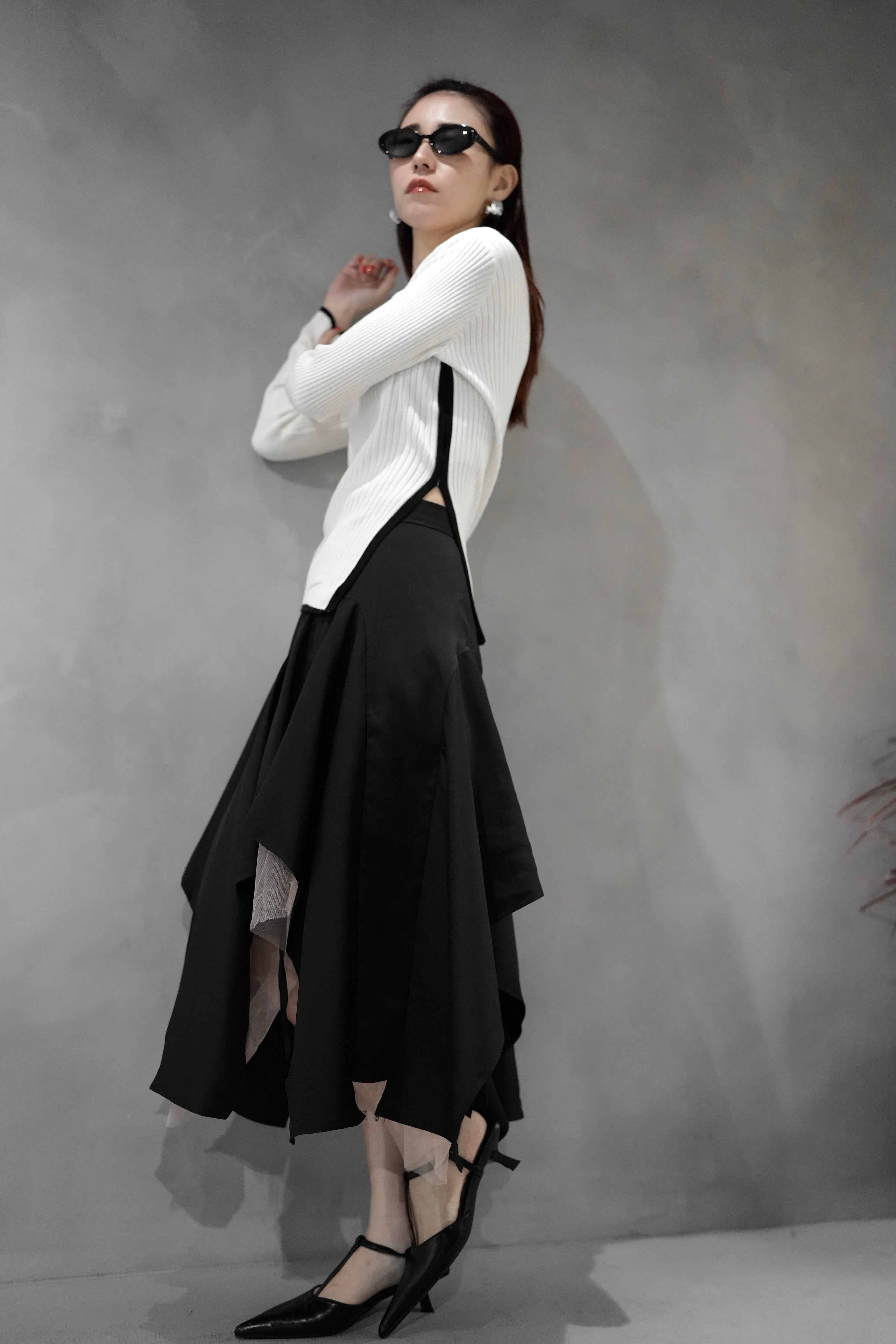 アシンメトリーヘム リブニットトップス