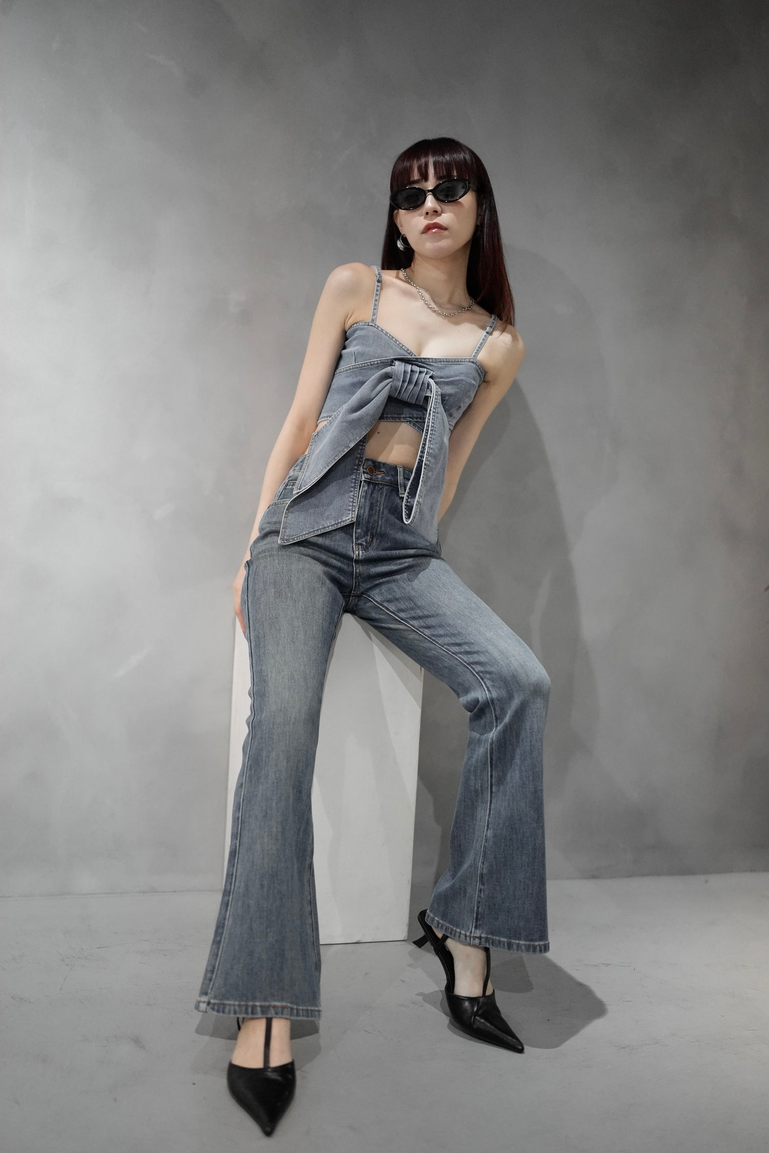 ハイウエストフレアデニムパンツ