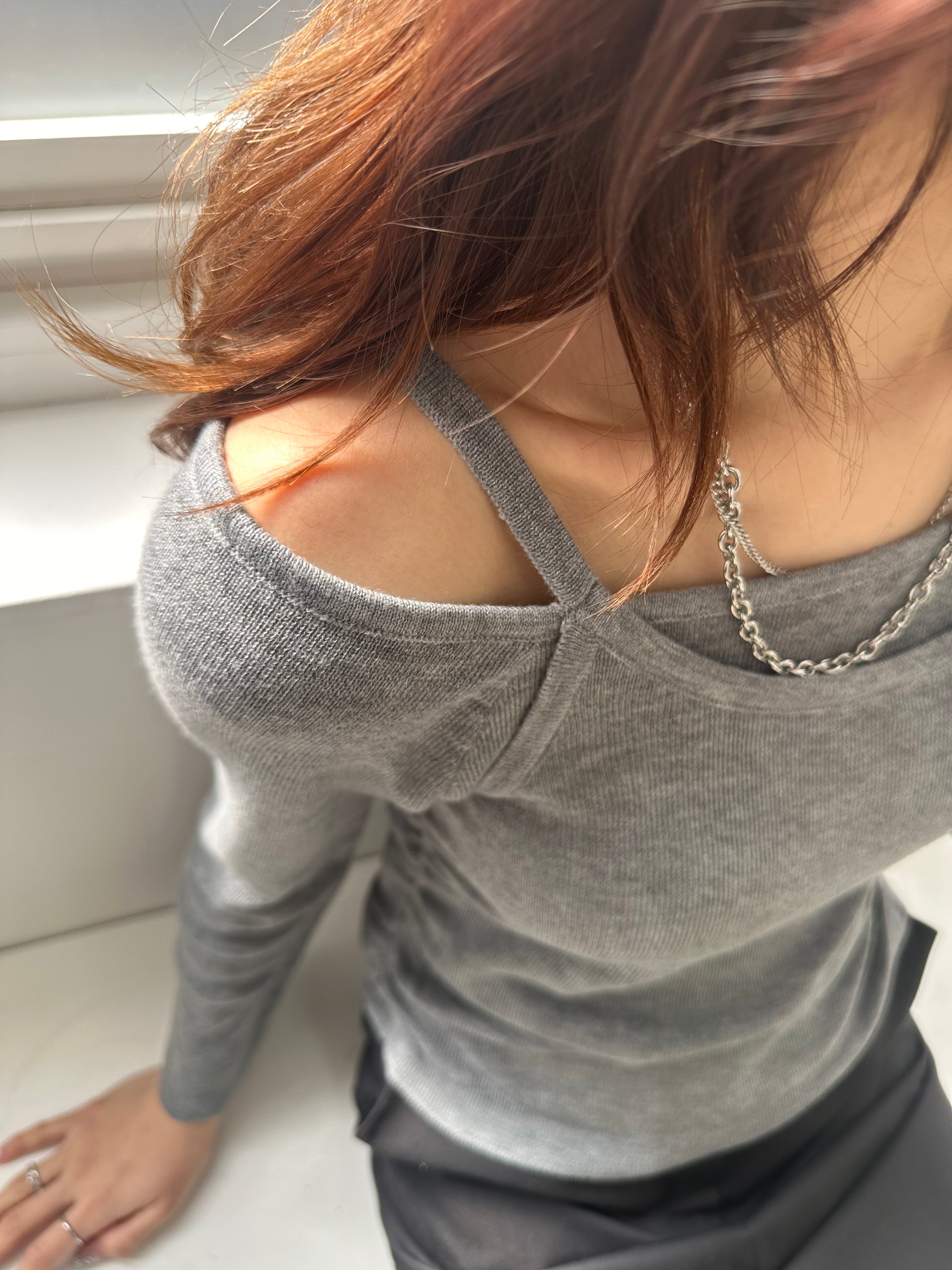 【即納】レイヤードオフショルダートップス