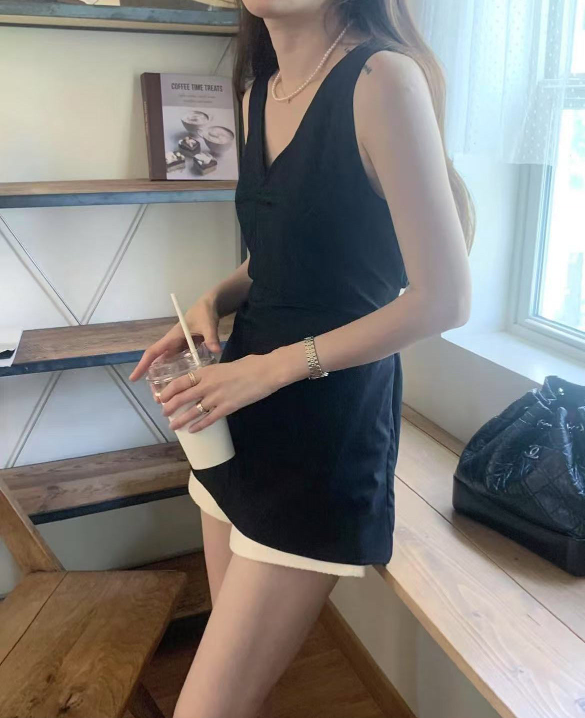 バックスリットノースリーブカットソー