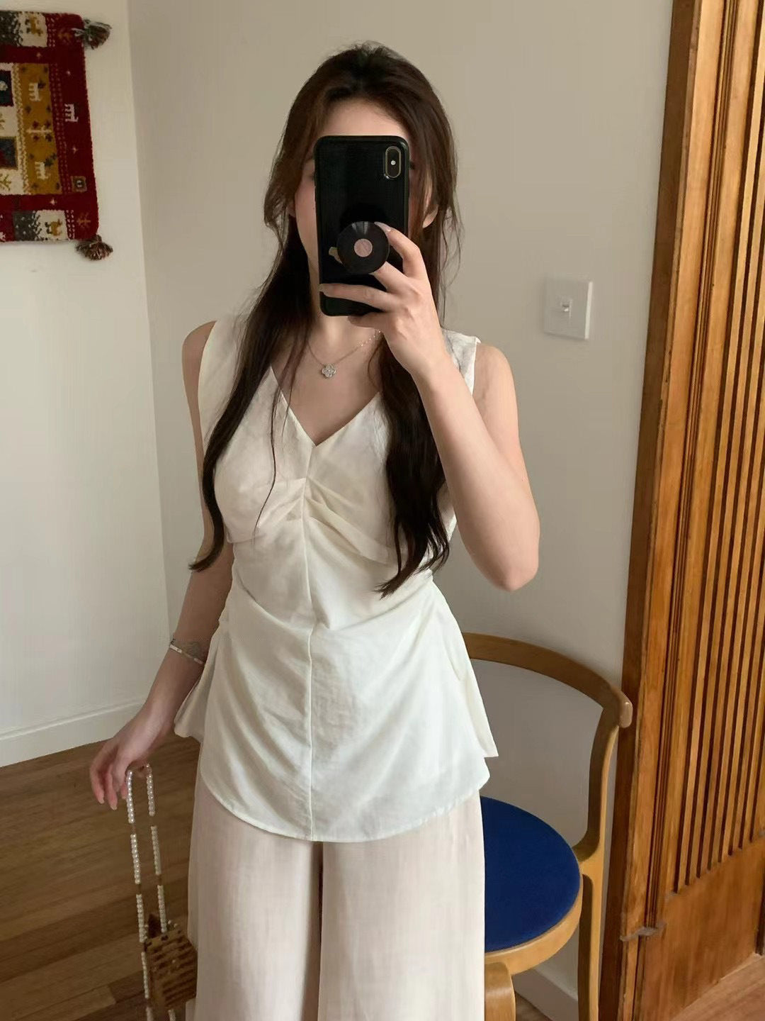 バックスリットノースリーブカットソー