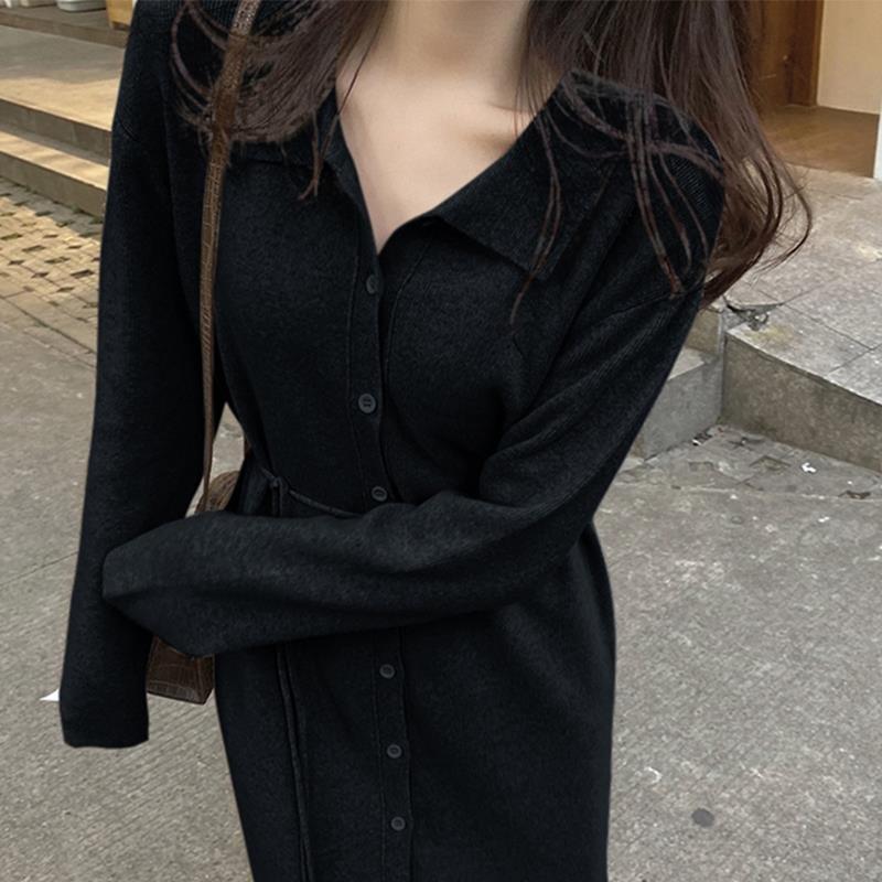 シンプルニットボタンワンピース