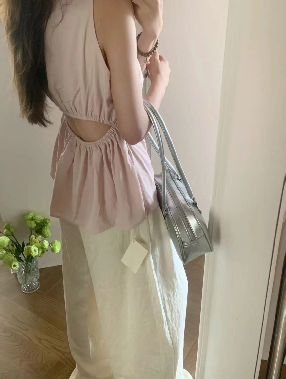 バックスリットノースリーブカットソー