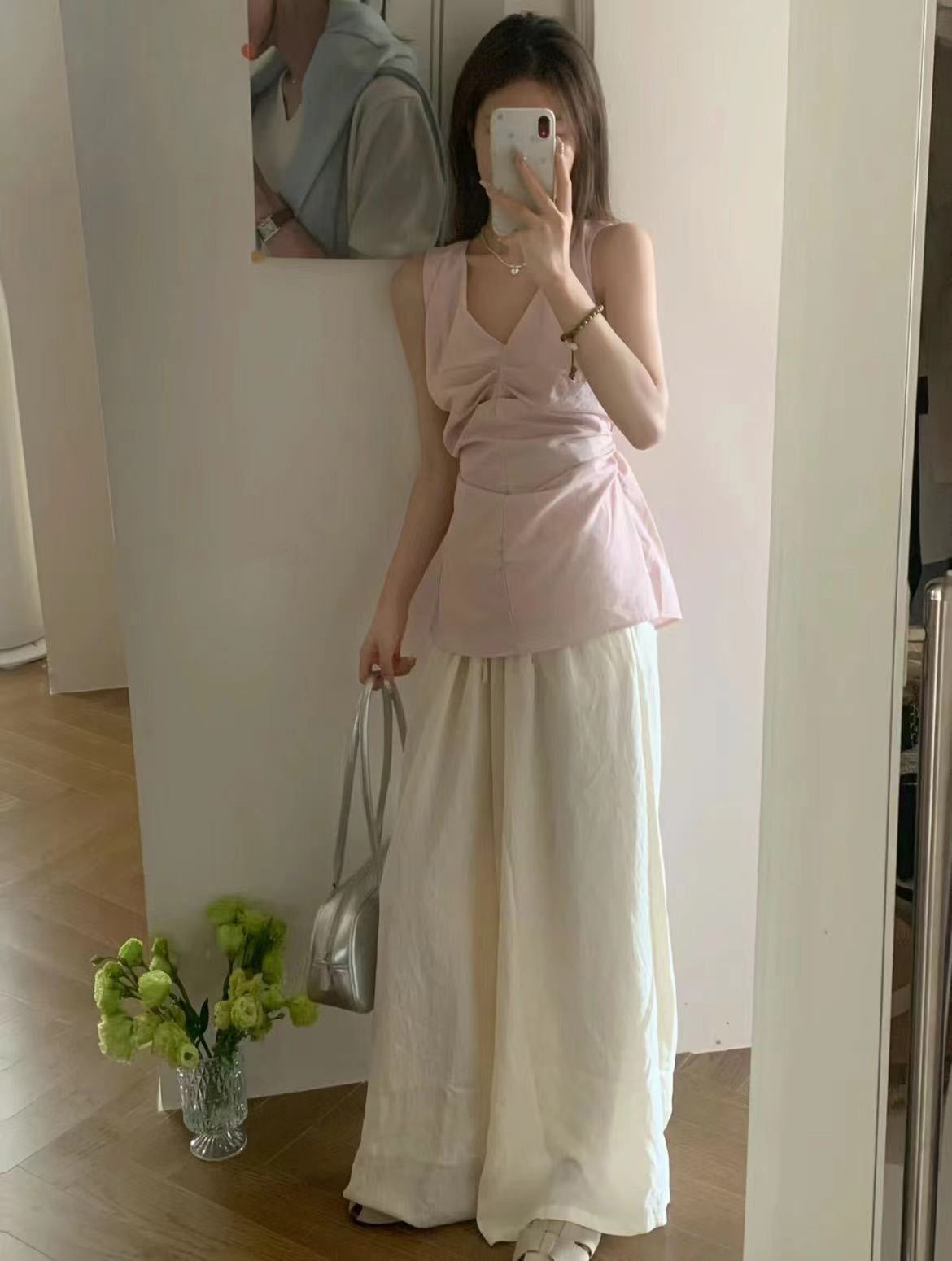 バックスリットノースリーブカットソー