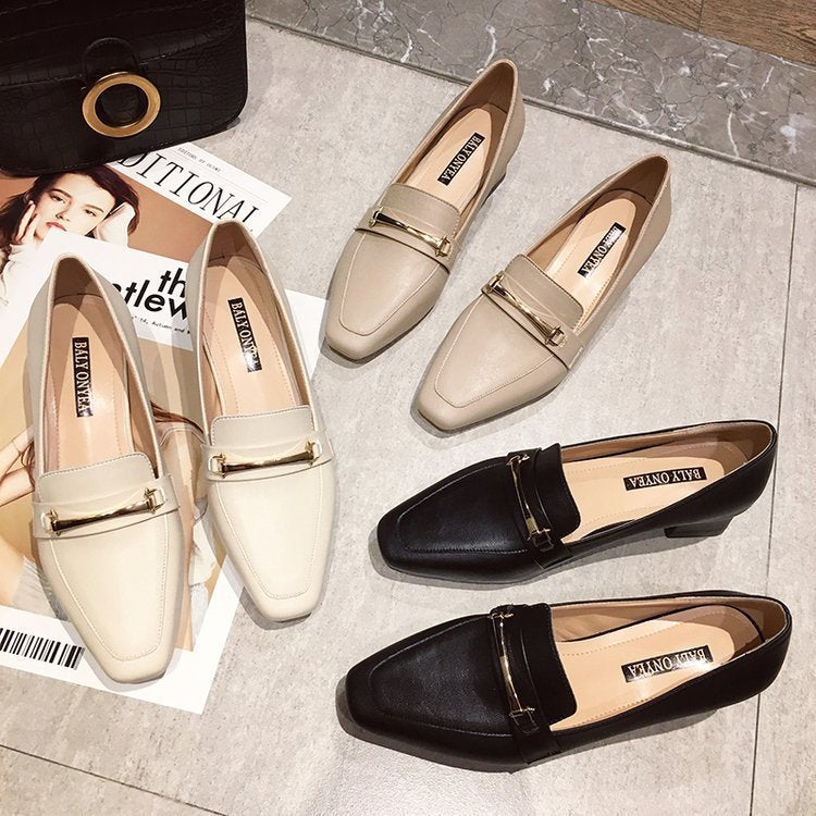 ゴールドアクセントモダンローファー