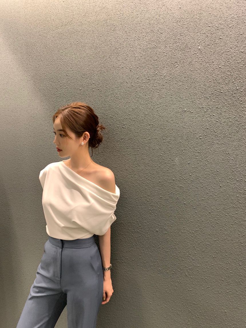 即納【新作 4/10(金)12:00~販売START】ギャザードレープワンショルトップス