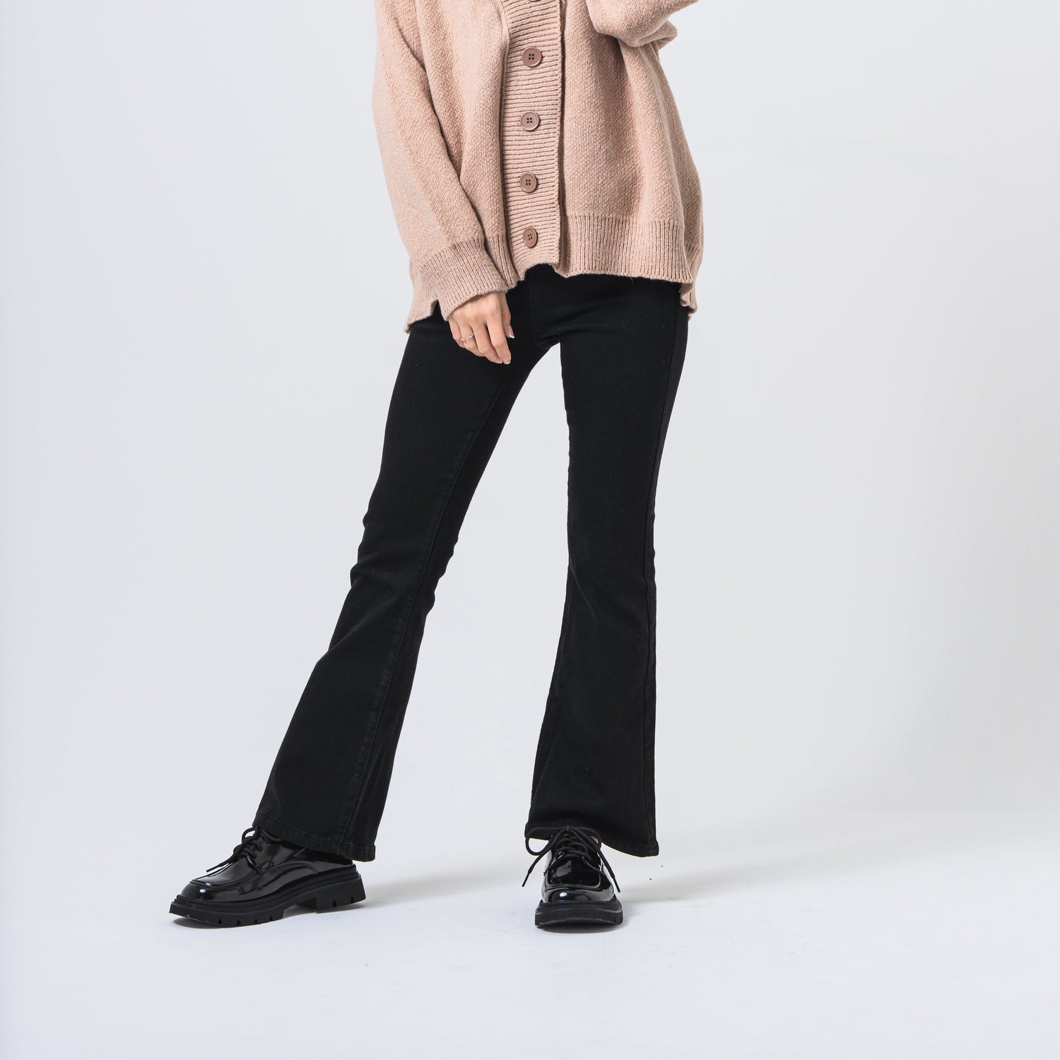 レースアップシューズ