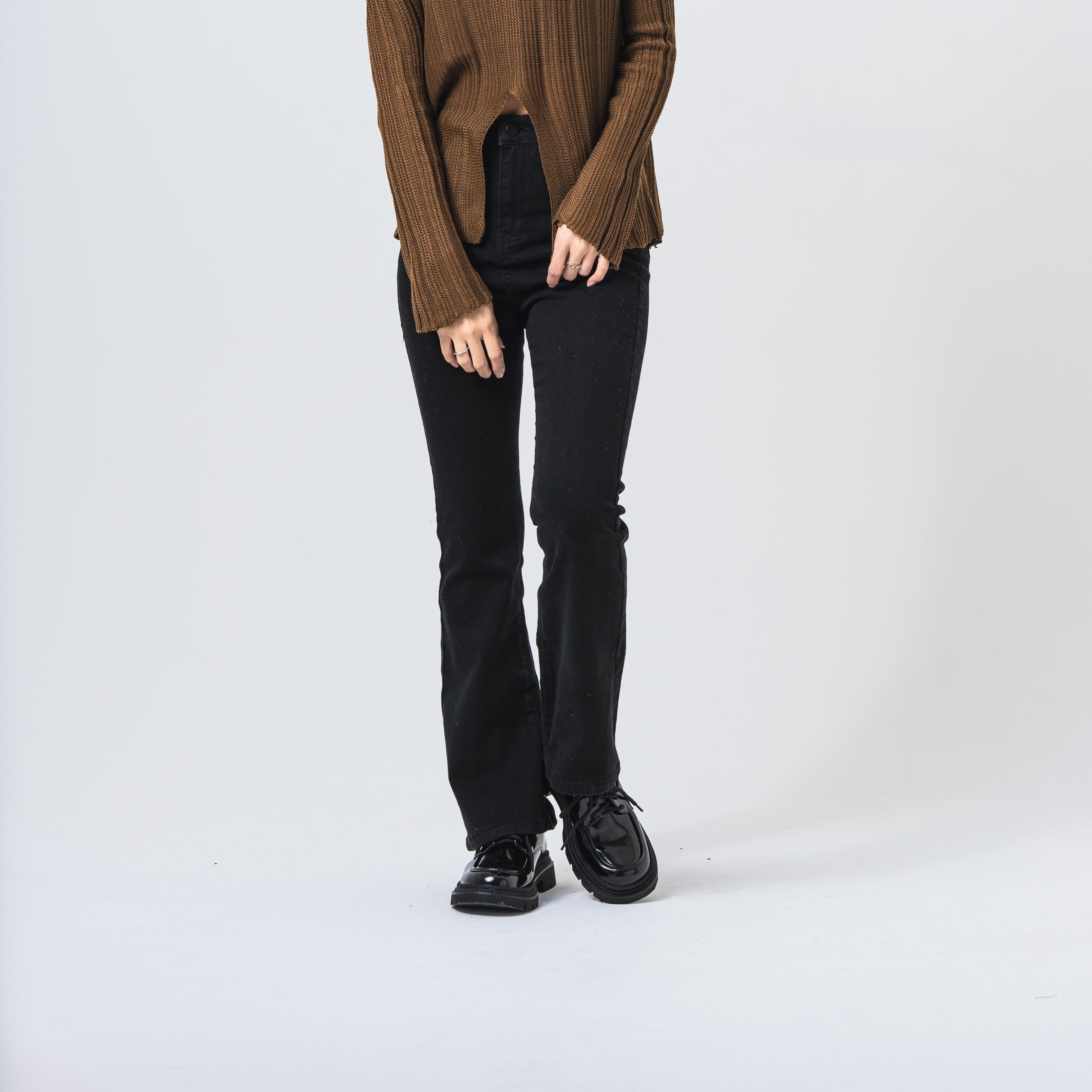 レースアップシューズ