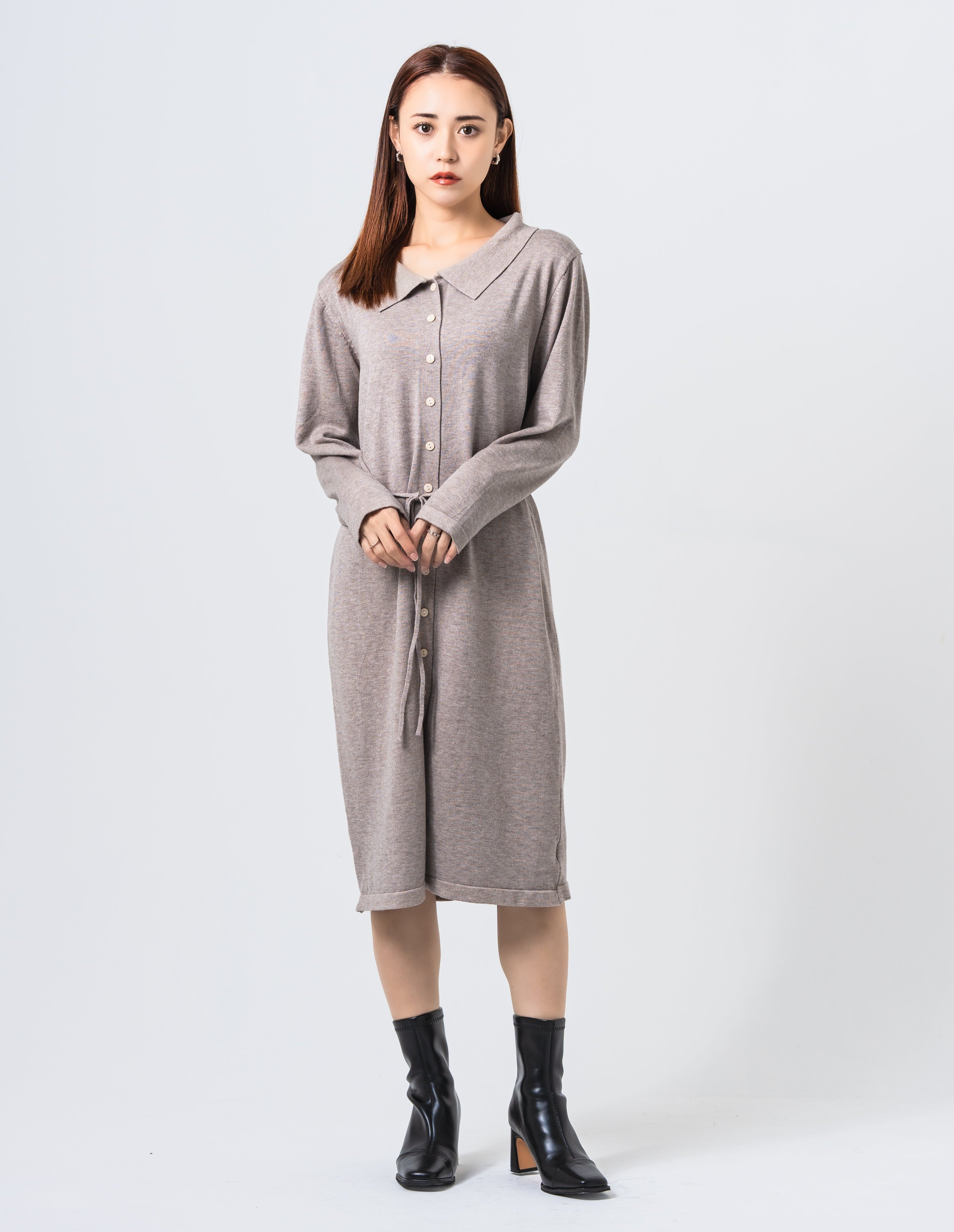 シンプルニットボタンワンピース