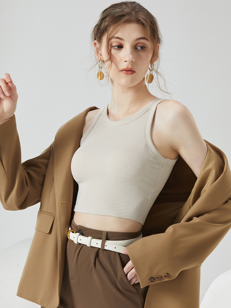 リブクロップドカップ付きタンクトップ