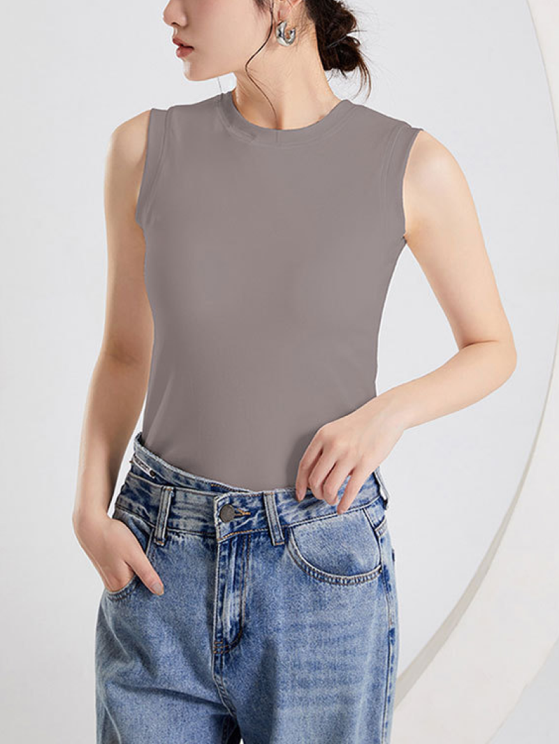 クルーネックカップ付きノースリーブトップス