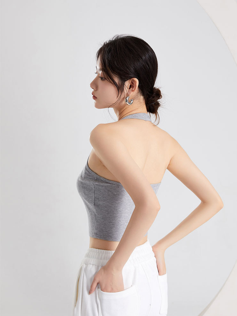 ホルターネックカップ付きタンクトップ