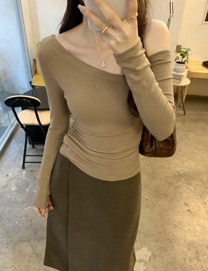 ［ CALEN × BLACKOUT ］ワンショルダータイトトップス ‐ Bellissima