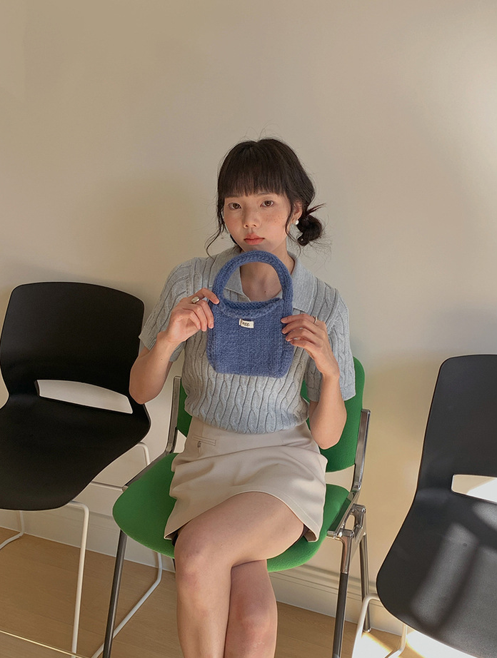 ケーブル編みゴールドボタンニットポロ