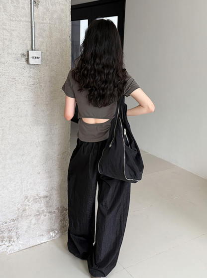 バックカットアウトデザインTシャツ