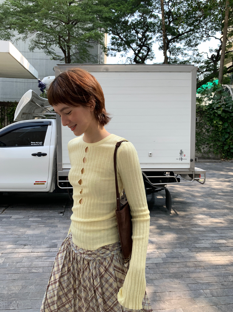 [ Influencer Recommend ]【一部即納】フロントカットアウトリブニットトップス