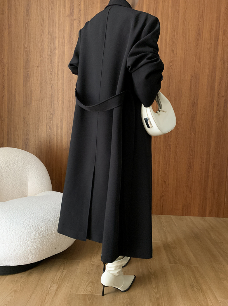 ラペルカラーベルト付きロングトレンチコート