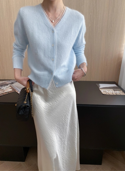 フェザータッチVネックカラーカーディガン