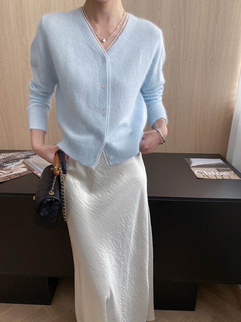 フェザータッチVネックカラーカーディガン