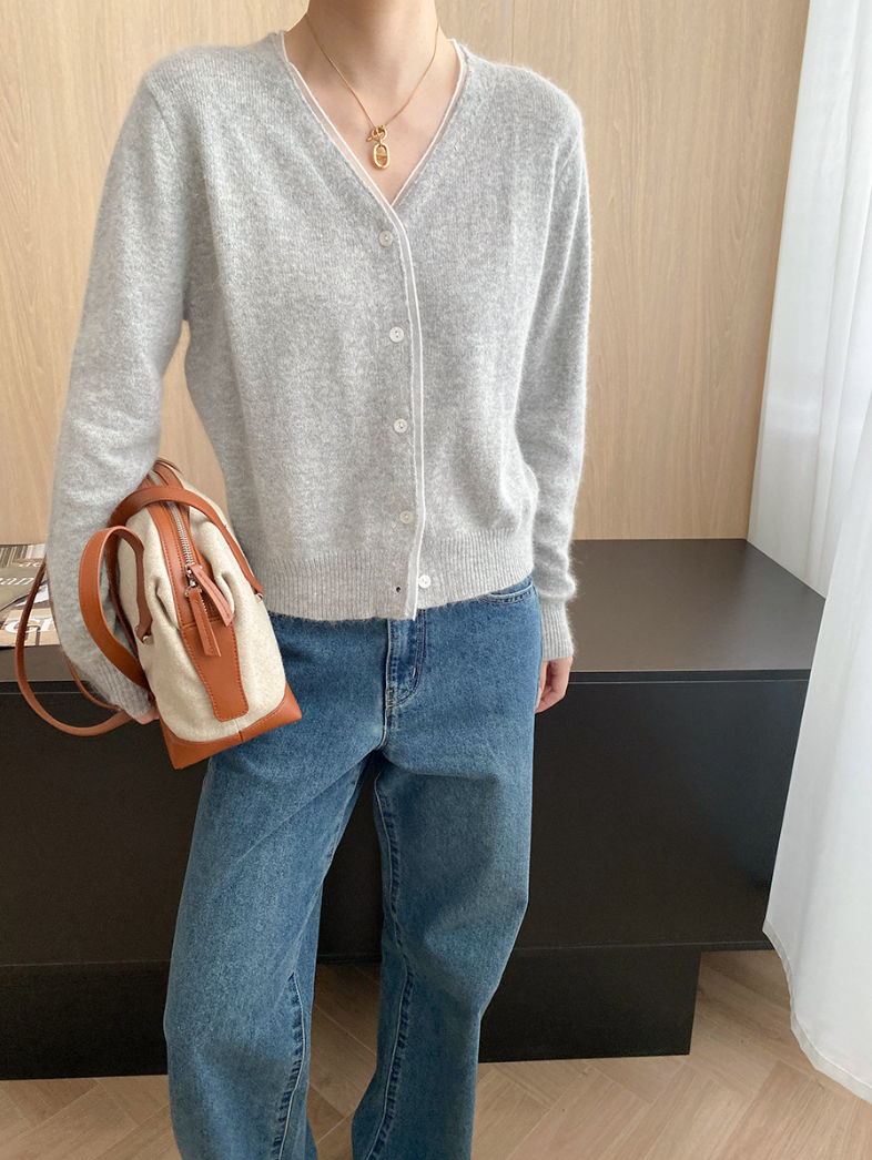 フェザータッチVネックカラーカーディガン