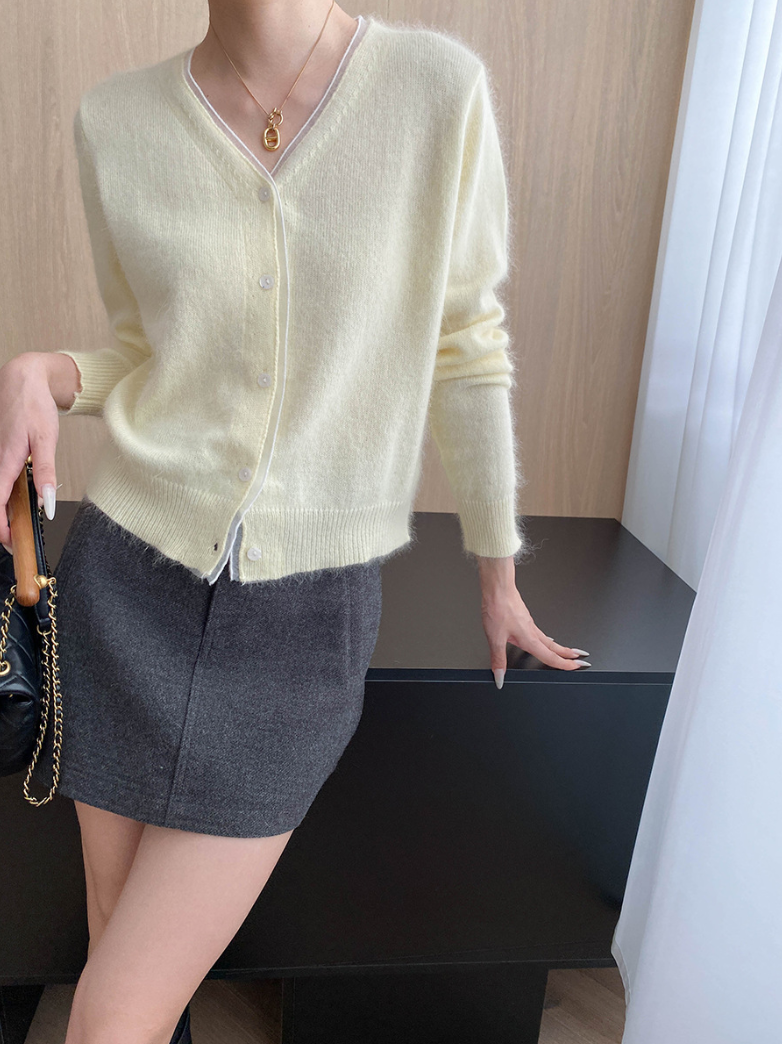 フェザータッチVネックカラーカーディガン
