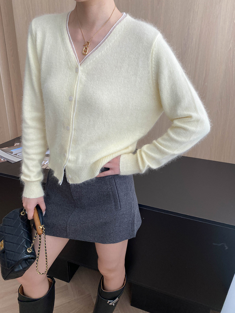 フェザータッチVネックカラーカーディガン