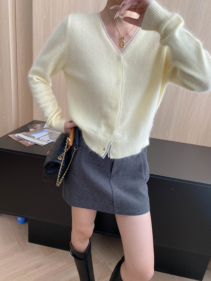 フェザータッチVネックカラーカーディガン