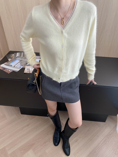 フェザータッチVネックカラーカーディガン